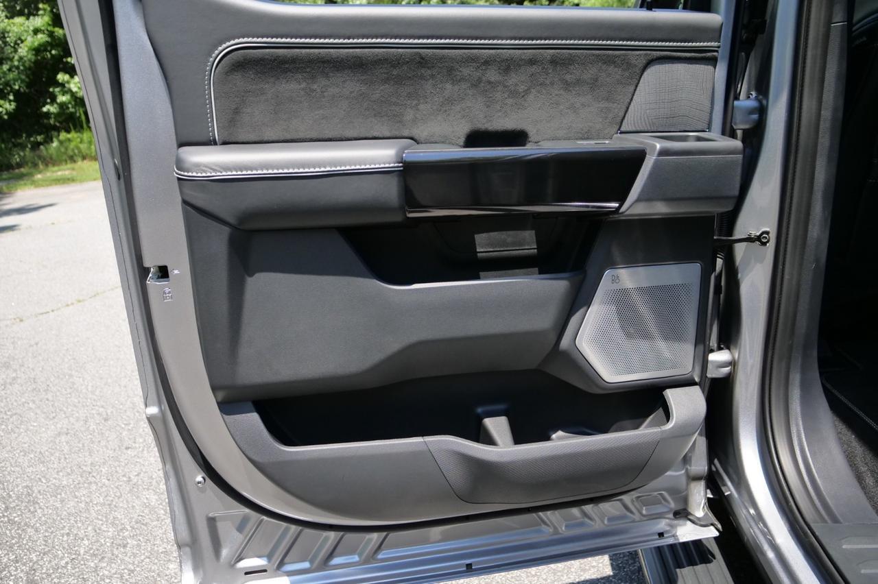 2024 Ford F-150 Lightning Platinum 4x4 / PANO Sunroof / Cooled Seats! Lincolnton NC