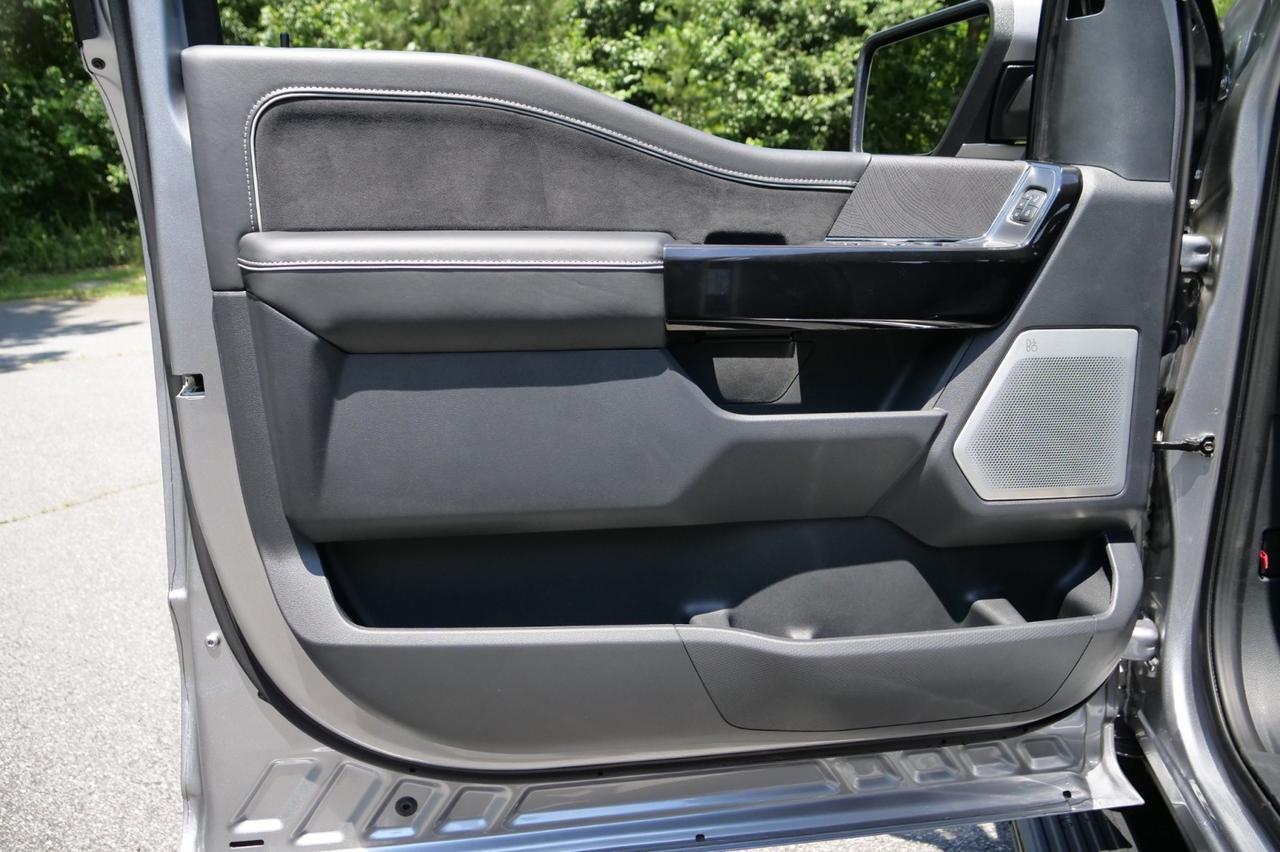 2024 Ford F-150 Lightning Platinum 4x4 / PANO Sunroof / Cooled Seats! Lincolnton NC