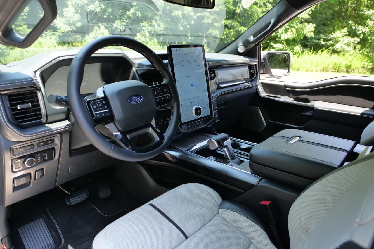 2024 Ford F-150 Lightning Platinum 4x4 / PANO Sunroof / Cooled Seats! Lincolnton NC