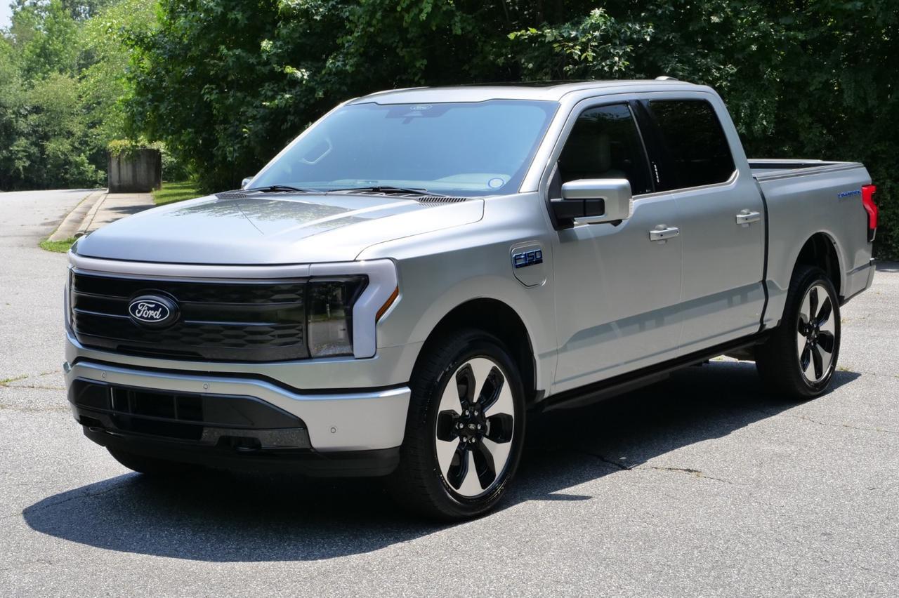 2024 Ford F-150 Lightning Platinum 4x4 / PANO Sunroof / Cooled Seats! Lincolnton NC