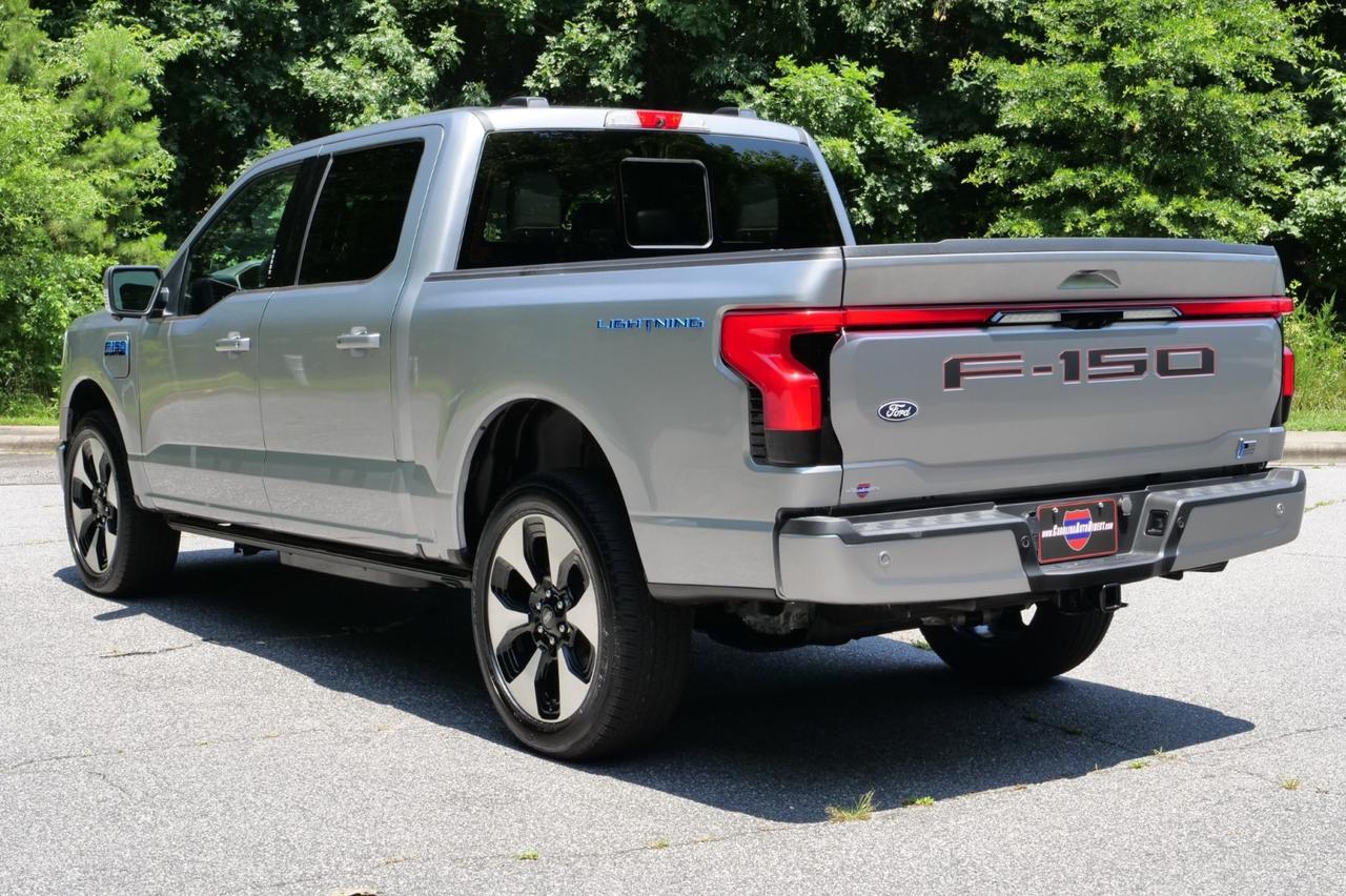2024 Ford F-150 Lightning Platinum 4x4 / PANO Sunroof / Cooled Seats! Lincolnton NC