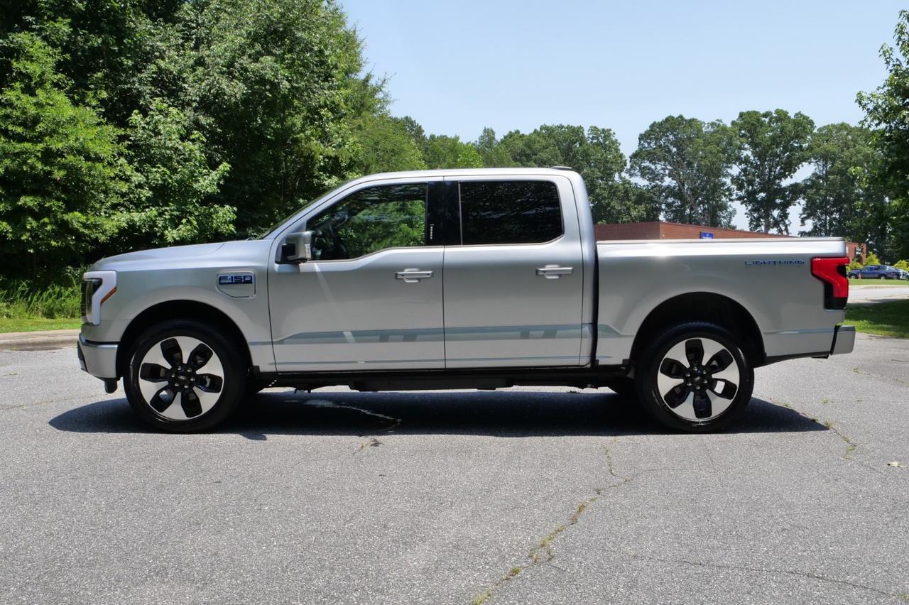 2024 Ford F-150 Lightning Platinum 4x4 / PANO Sunroof / Cooled Seats! Lincolnton NC