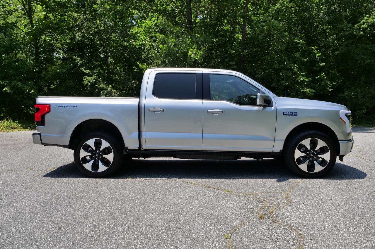 2024 Ford F-150 Lightning Platinum 4x4 / PANO Sunroof / Cooled Seats! Lincolnton NC