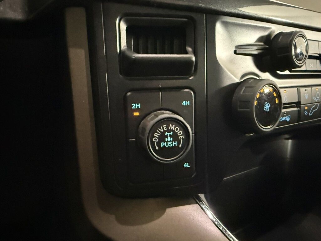 2024 Ford F-150 STX 4WD w/Black Appearance SuperCrew 5.5' Box Maumee OH