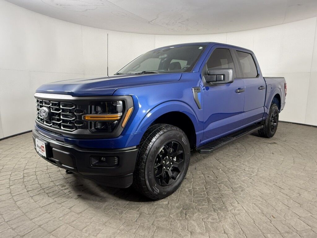 2024 Ford F-150 STX 4WD w/Black Appearance SuperCrew 5.5' Box