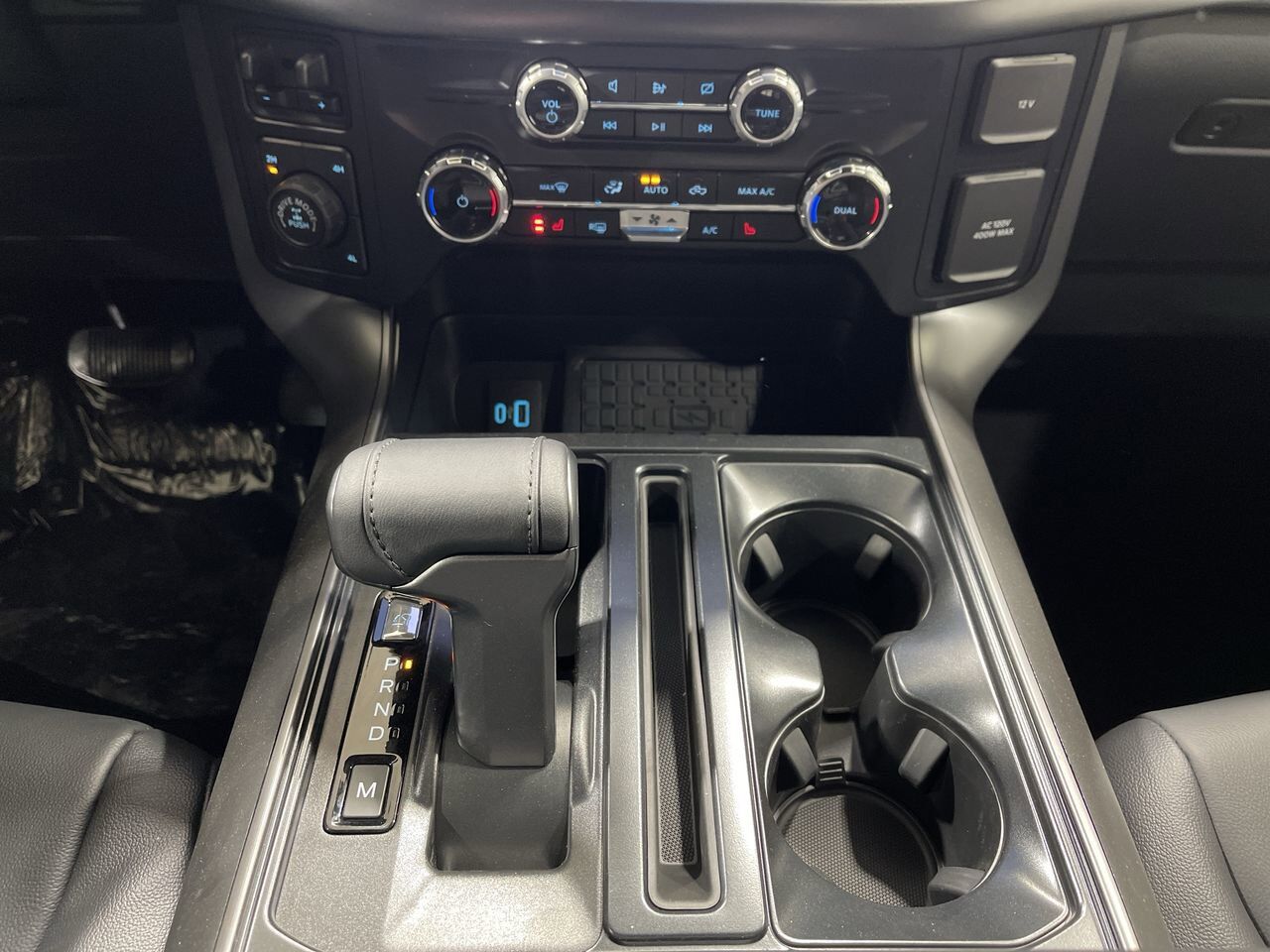 2024 Ford F-150 XLT - GIANT CUSTOMS Sherwood Park AB