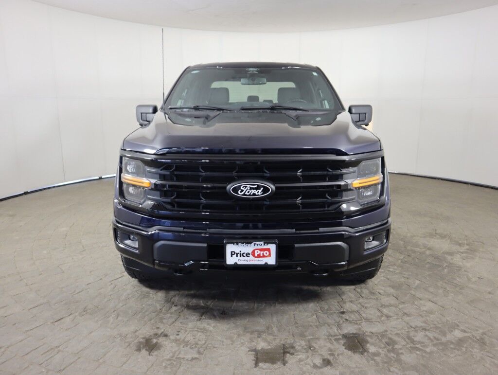 2024 Ford F-150 XLT 4WD SuperCrew w/Black Appearance