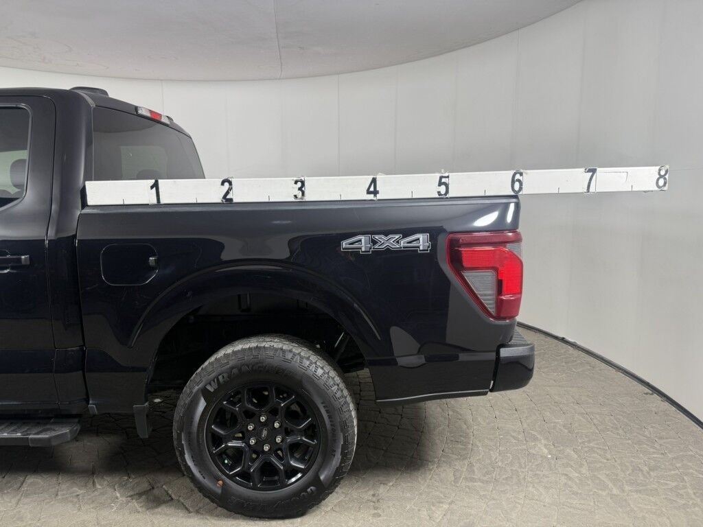 2024 Ford F-150 XLT 4WD w/Black Appearance SuperCrew 5.5' Box Maumee OH