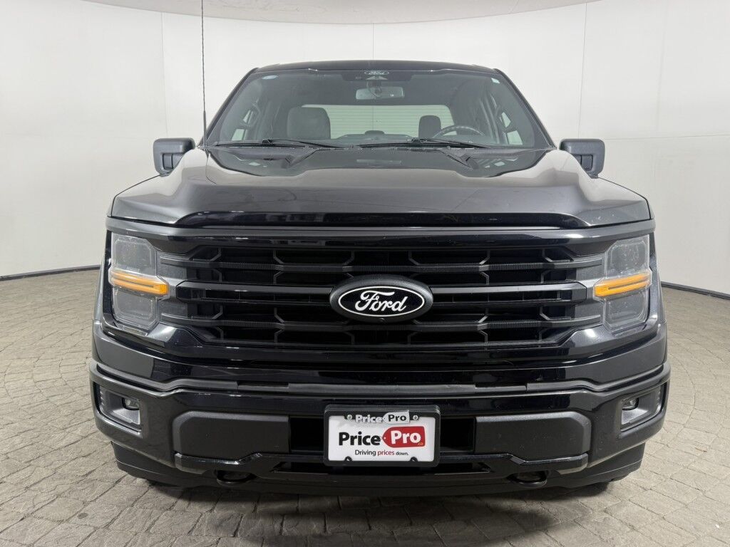 2024 Ford F-150 XLT 4WD w/Black Appearance SuperCrew 5.5' Box Maumee OH
