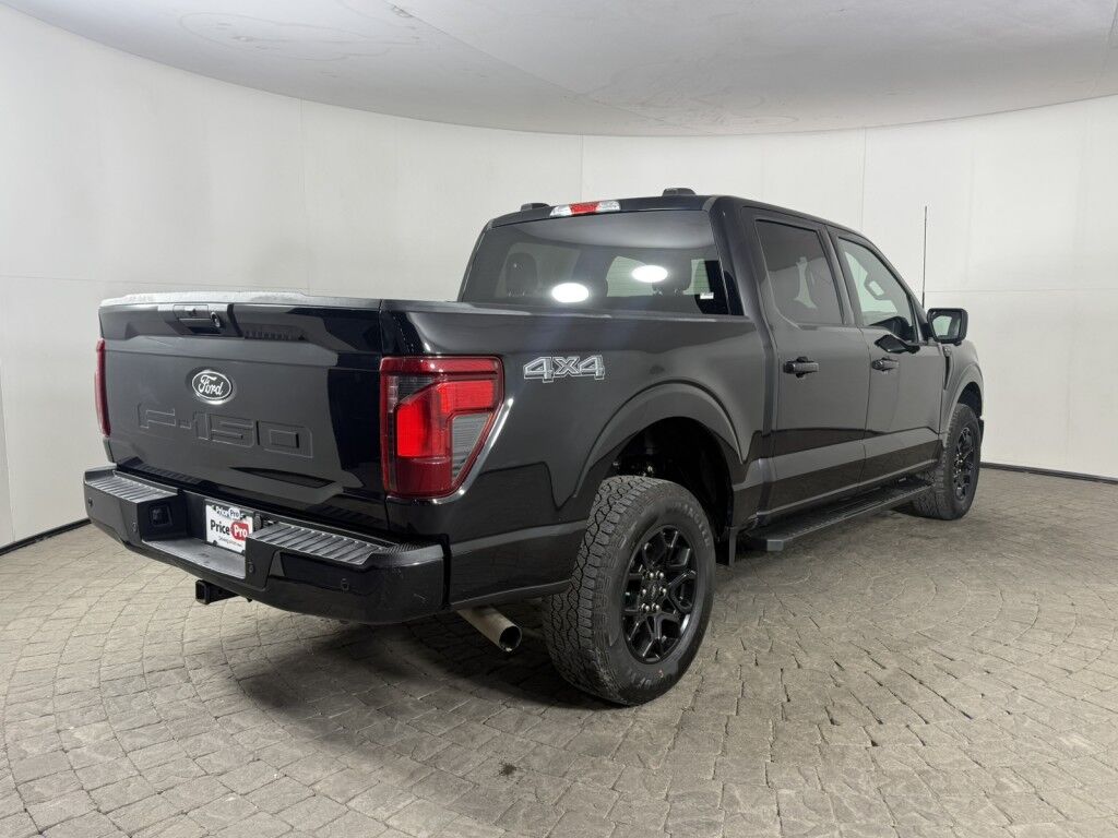 2024 Ford F-150 XLT 4WD w/Black Appearance SuperCrew 5.5' Box Maumee OH