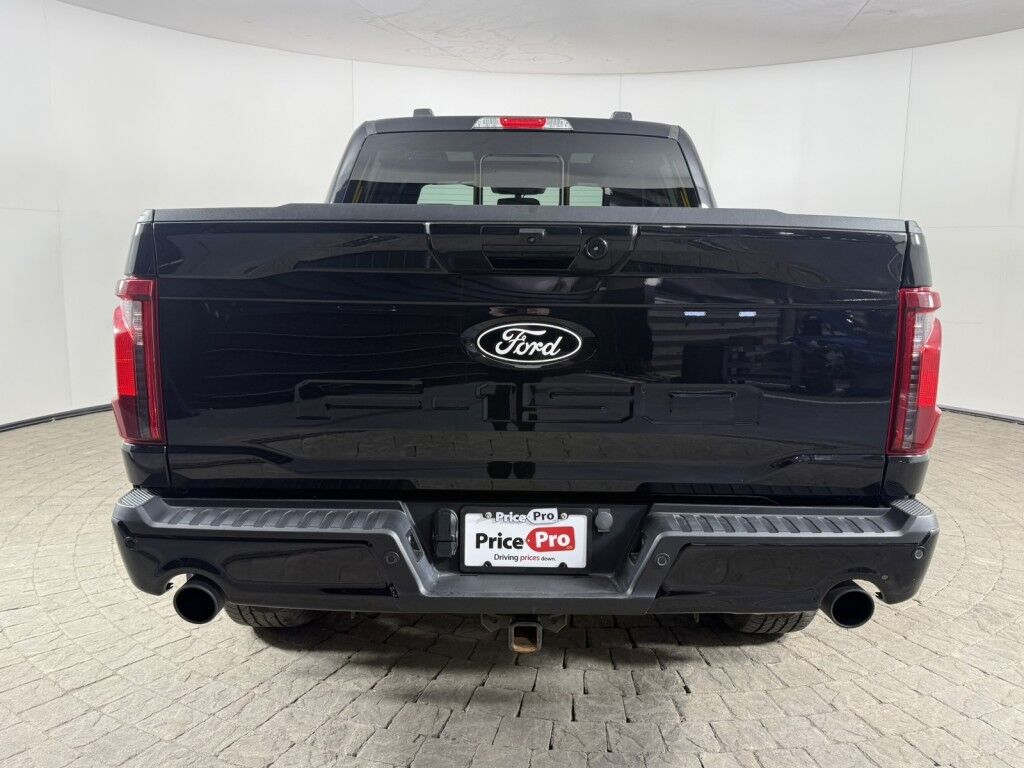 2024 Ford F-150 XLT 4WD w/Black Appearance SuperCrew Maumee OH
