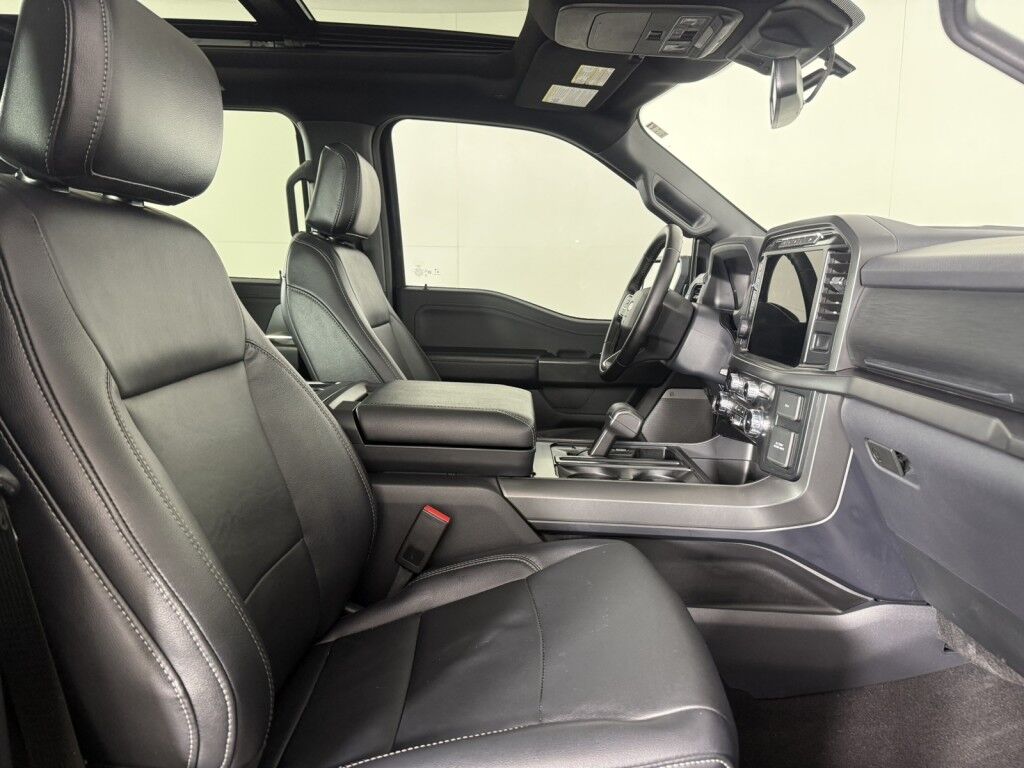 2024 Ford F-150 XLT 4WD w/Black Appearance SuperCrew Maumee OH