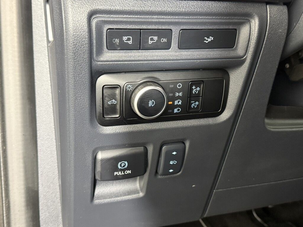 2024 Ford F-150 XLT 4WD w/Black Appearance SuperCrew Maumee OH