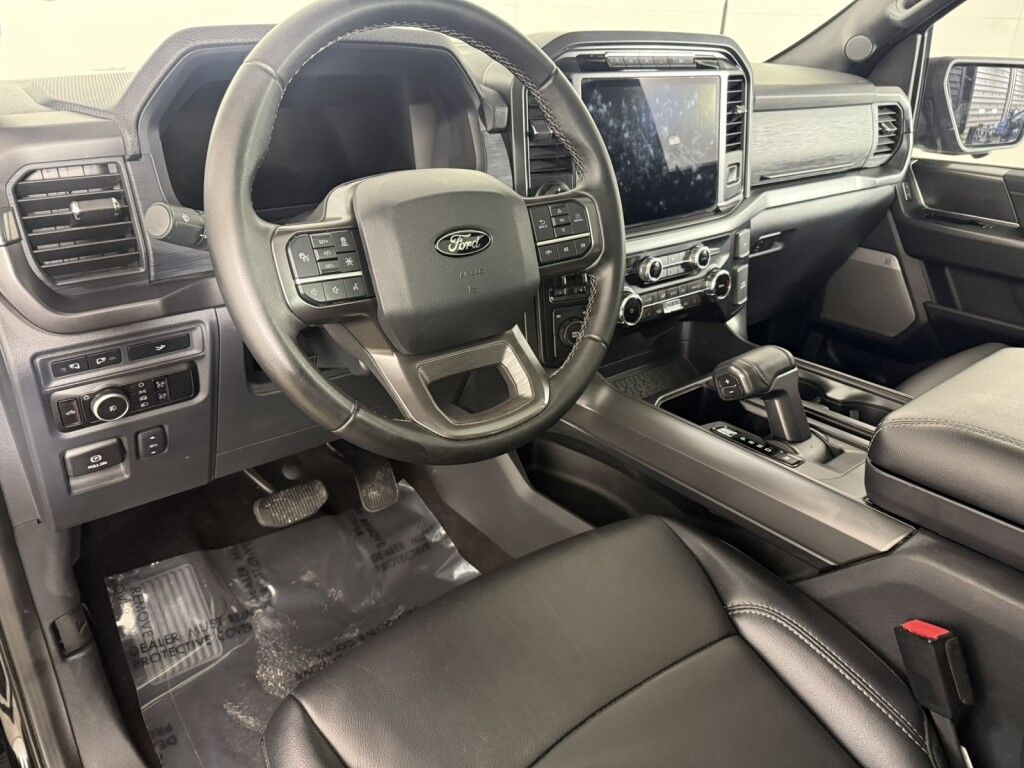 2024 Ford F-150 XLT 4WD w/Black Appearance SuperCrew Maumee OH