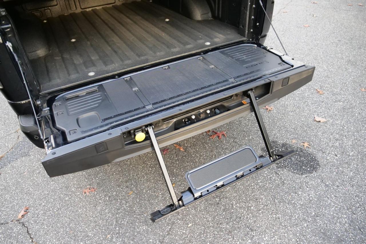 2024 Ford F-150 XLT 4X4 / Lowered / Borla Exhaust / UPGRADES / 5.0L V8! Lincolnton NC