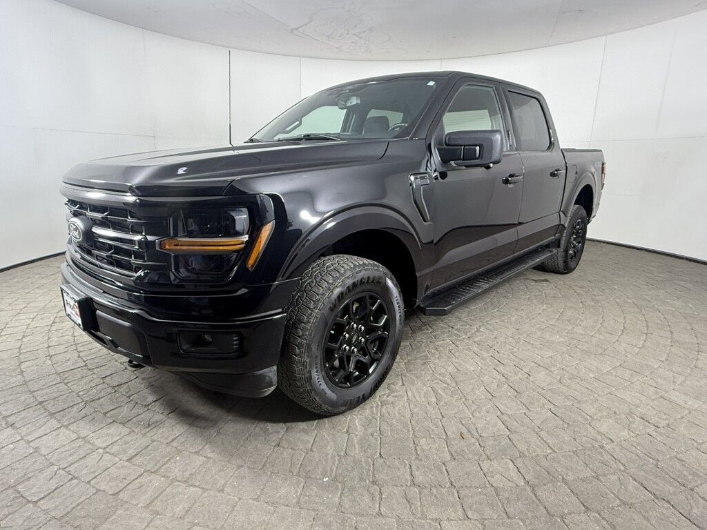 2024 Ford F-150 XLT Black Appearance 4WD SuperCrew 5.5' Box Maumee OH