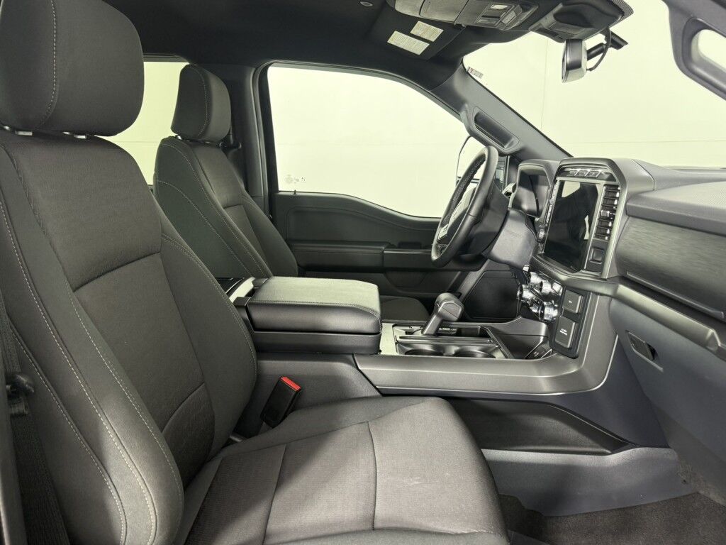 2024 Ford F-150 XLT Black Appearance Pkg 4WD SuperCrew 5.5' Box Maumee OH