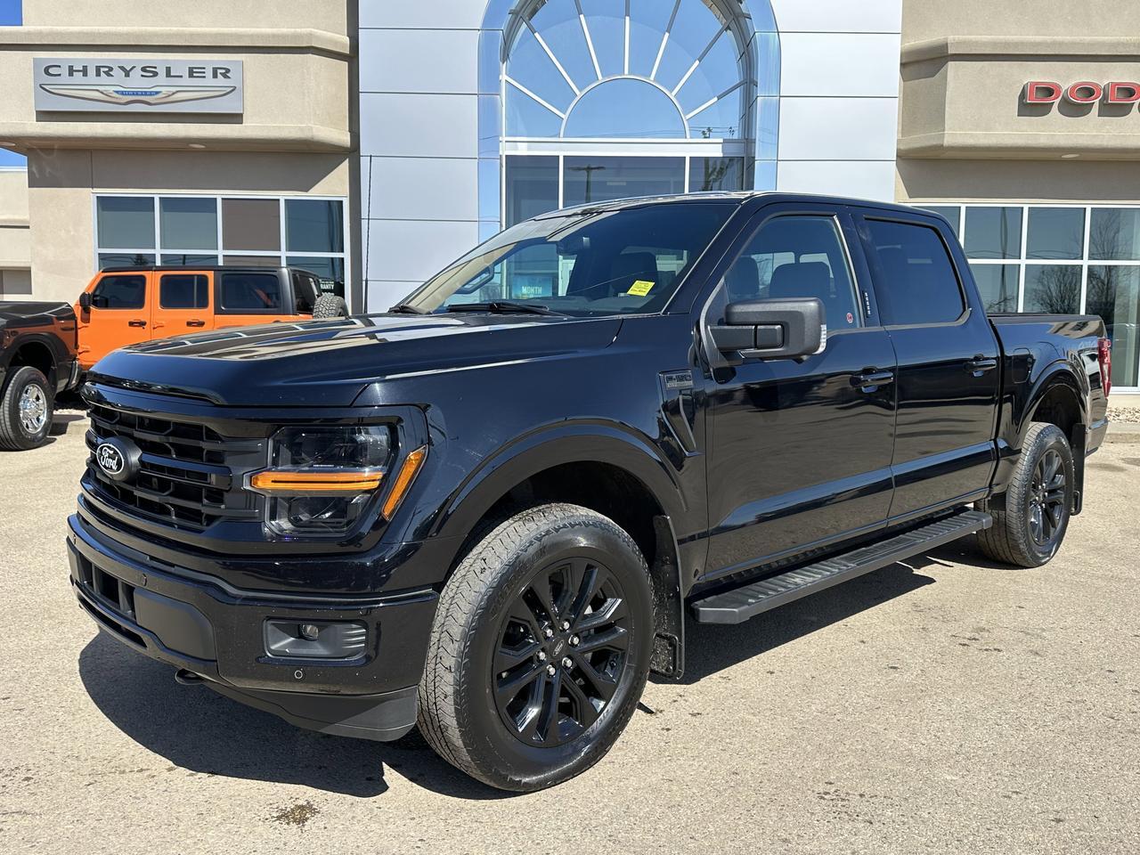 2024 Ford F-150 XLT Black Edition | Leather | B&O Audio | Trailer Pkg | Mobile Office | 2 Set Wheel & Tire Redwater AB