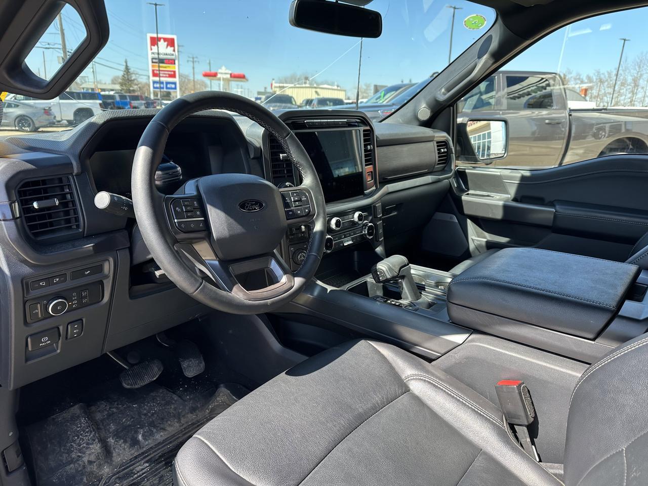 2024 Ford F-150 XLT Black Edition | Leather | B&O Audio | Trailer Pkg | Mobile Office | 2 Set Wheel & Tire Redwater AB