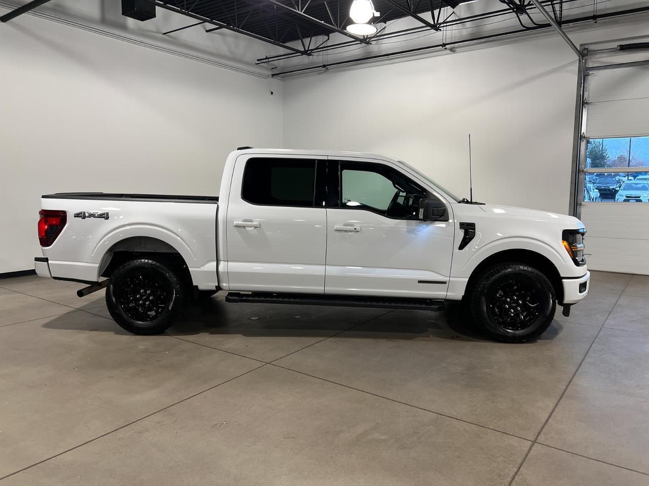 2024 Ford F-150 XLT photo 2