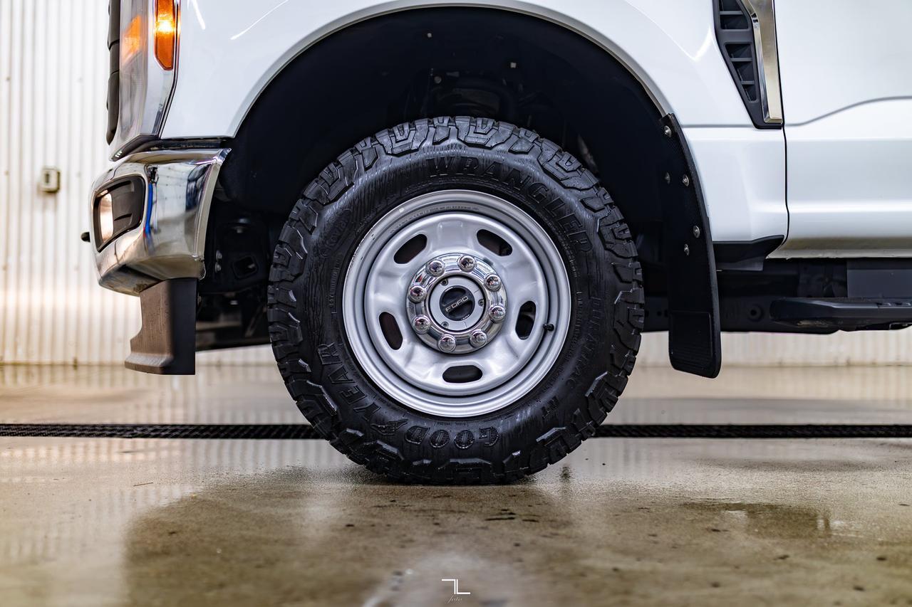 2024 Ford F-250 4x4 Crew Cab XL FX4 BCam Red Deer AB