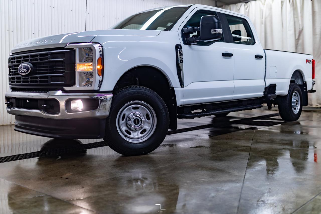 2024 Ford F-250 4x4 Crew Cab XL FX4 Longbox BCam Red Deer AB