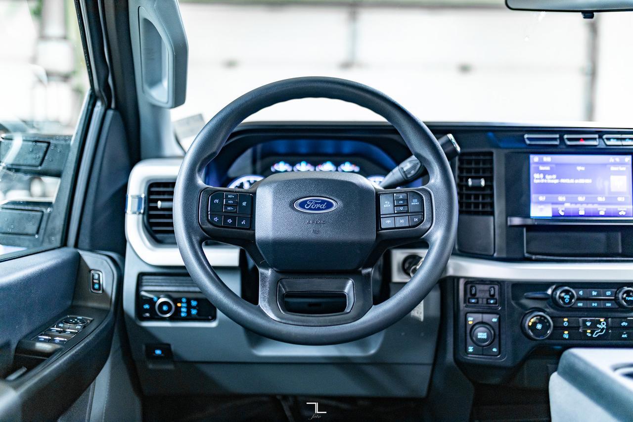 2024 Ford F-250 4x4 Crew Cab XL FX4 Longbox BCam Red Deer AB