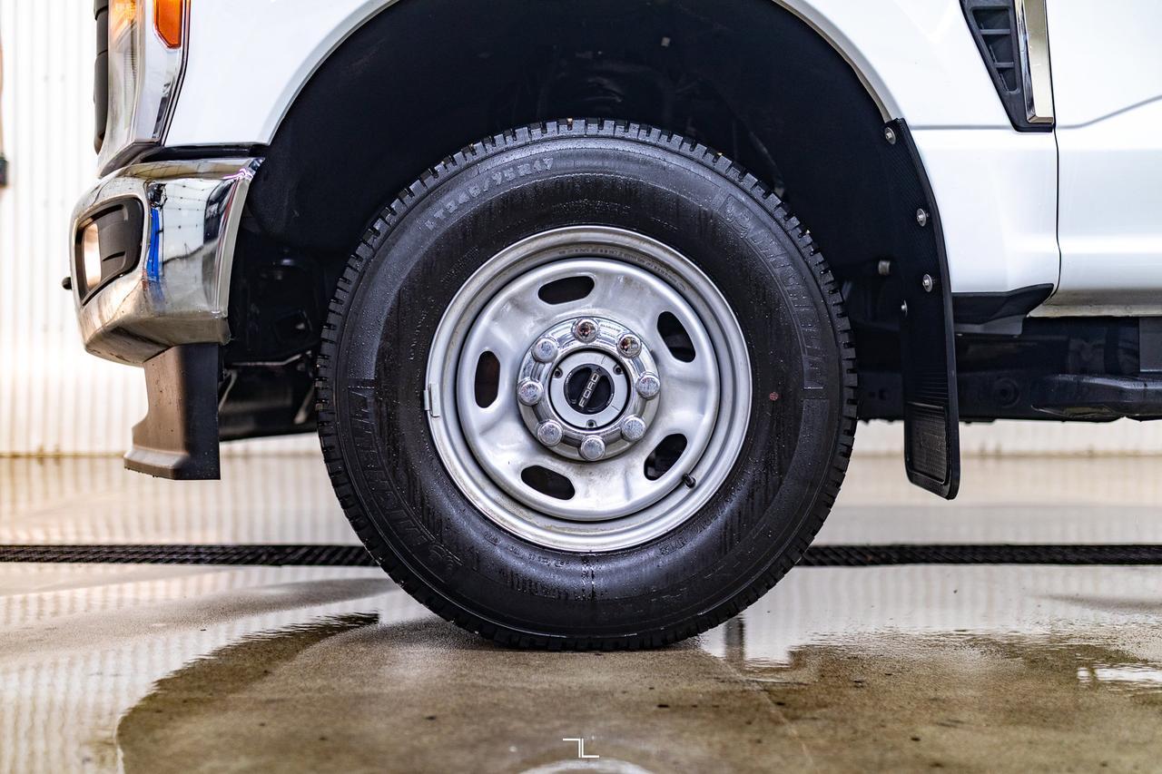 2024 Ford F-250 4x4 Crew Cab XL FX4 Longbox BCam Red Deer AB