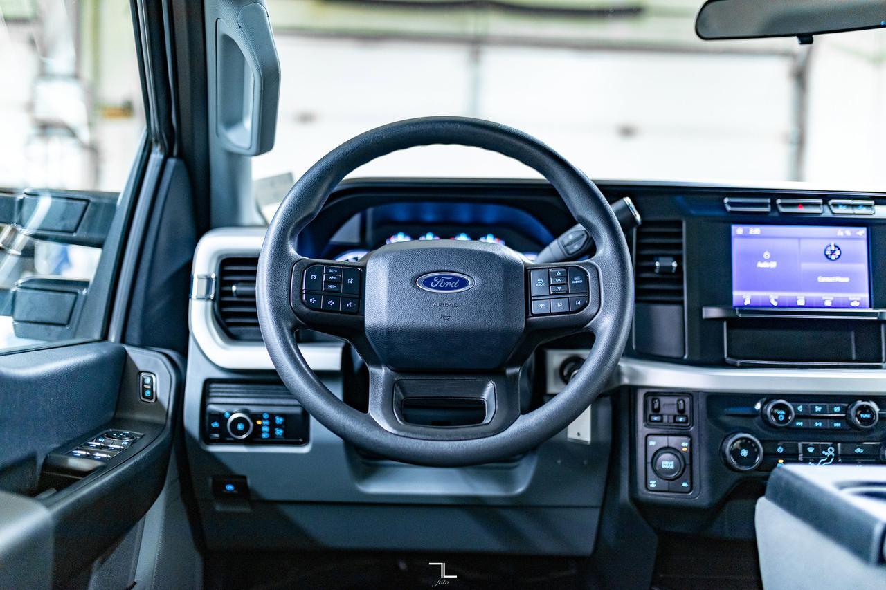 2024 Ford F-250 4x4 Crew Cab XL FX4 Longbox BCam Red Deer AB