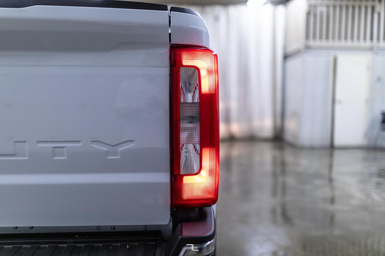 2024 Ford F-250 4x4 Crew Cab XL FX4 Longbox BCam Red Deer AB