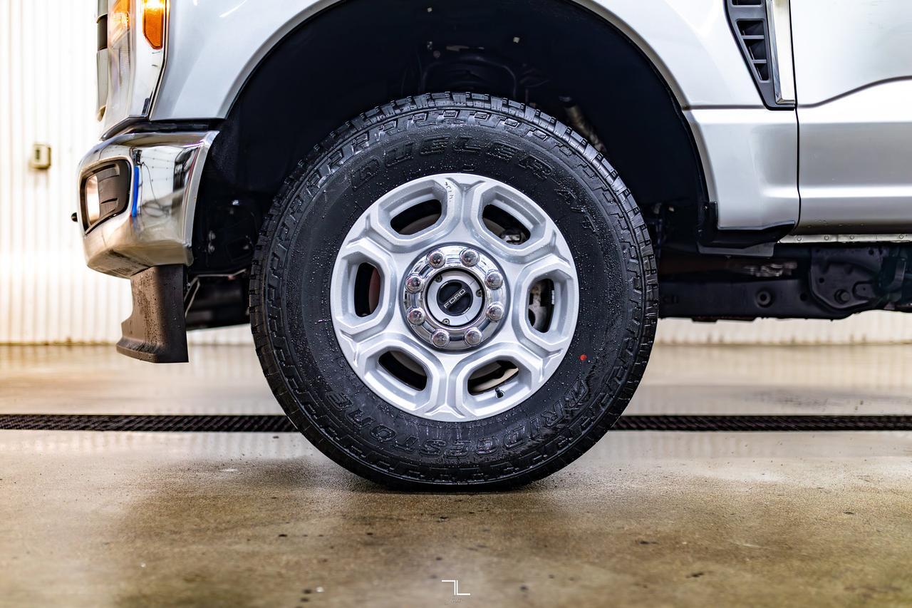 2024 Ford F-250 4x4 Crew Cab XLT FX4 PSeat BCam Red Deer AB