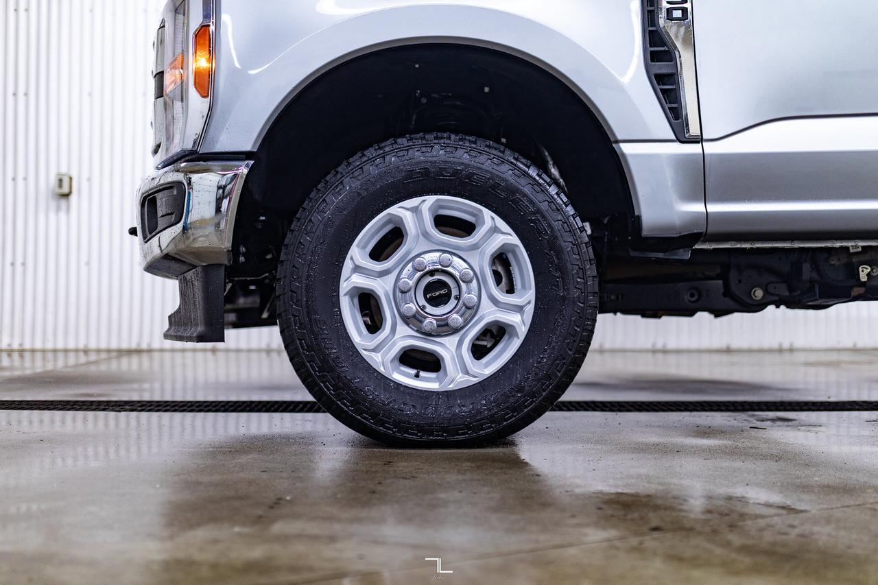 2024 Ford F-250 4x4 Crew Cab XLT FX4 PSeat BCam Red Deer AB