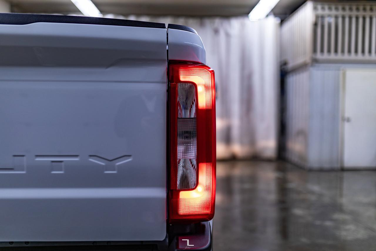 2024 Ford F-250 4x4 Reg Cab XL FX4 Longbox BCam Red Deer AB