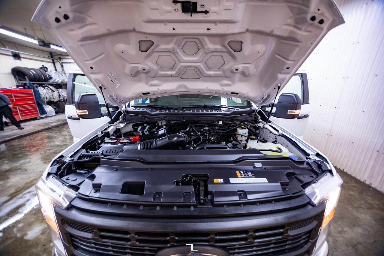 2024 Ford F-250 4x4 Reg Cab XL FX4 Longbox BCam Red Deer AB