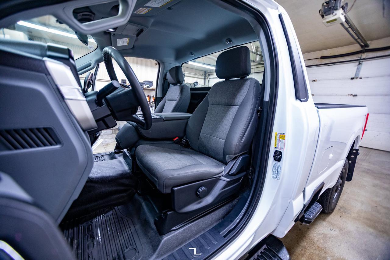 2024 Ford F-250 4x4 Reg Cab XL FX4 Longbox BCam Red Deer AB