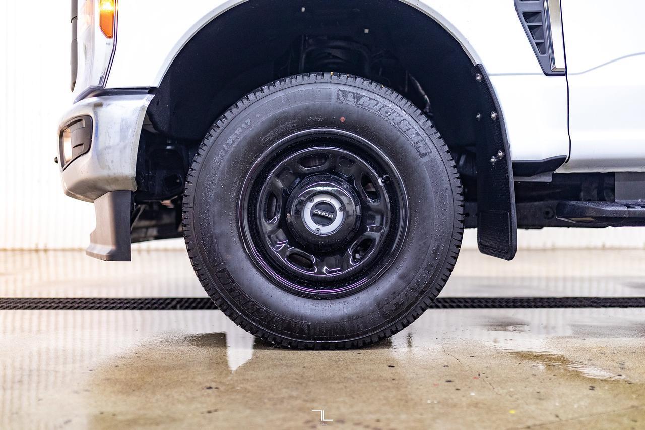 2024 Ford F-250 4x4 Reg Cab XL FX4 Longbox BCam Red Deer AB