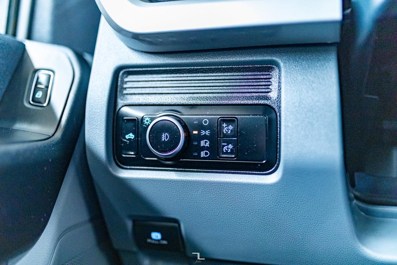 2024 Ford F-250 4x4 Reg Cab XL FX4 Longbox BCam Red Deer AB