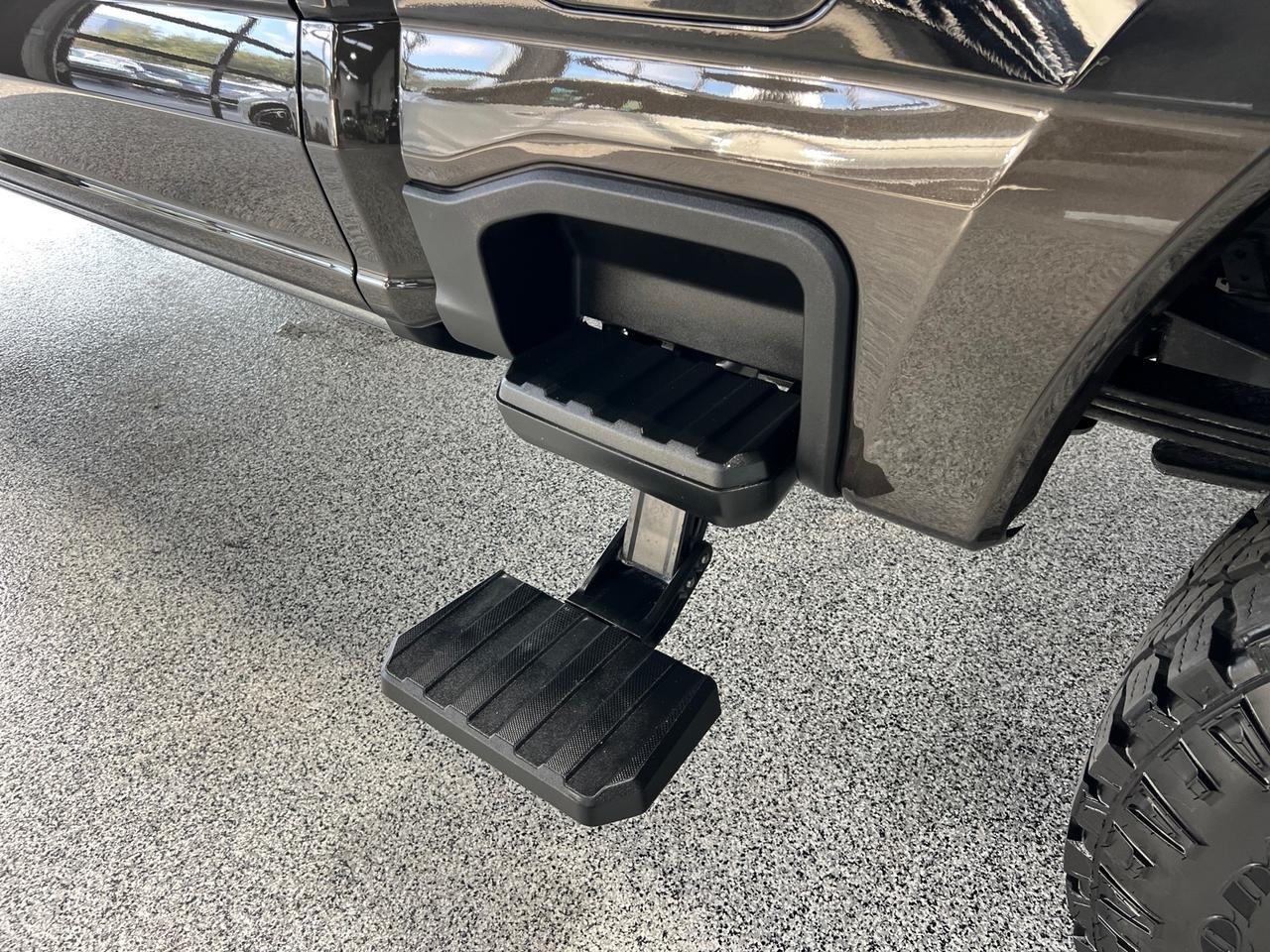 2024 Ford F-250 King Ranch, H.O. Diesel, Tremor Pkg, Pano Roof, Console Vault, Retractable Bed Side Steps Houston TX