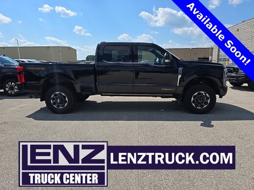 2024_Ford_F-250 Super Duty_4x4 Crew Cab King Ranch_ Fond du Lac WI