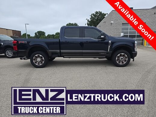 2024_Ford_F-250 Super Duty_4x4 Crew Cab King Ranch_ Fond du Lac WI