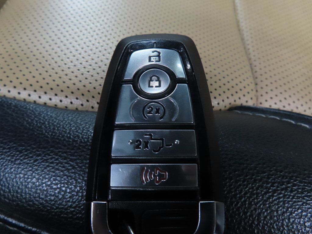 2024 Ford F-250 Super Duty 4x4 Crew Cab Lariat Fond du Lac WI
