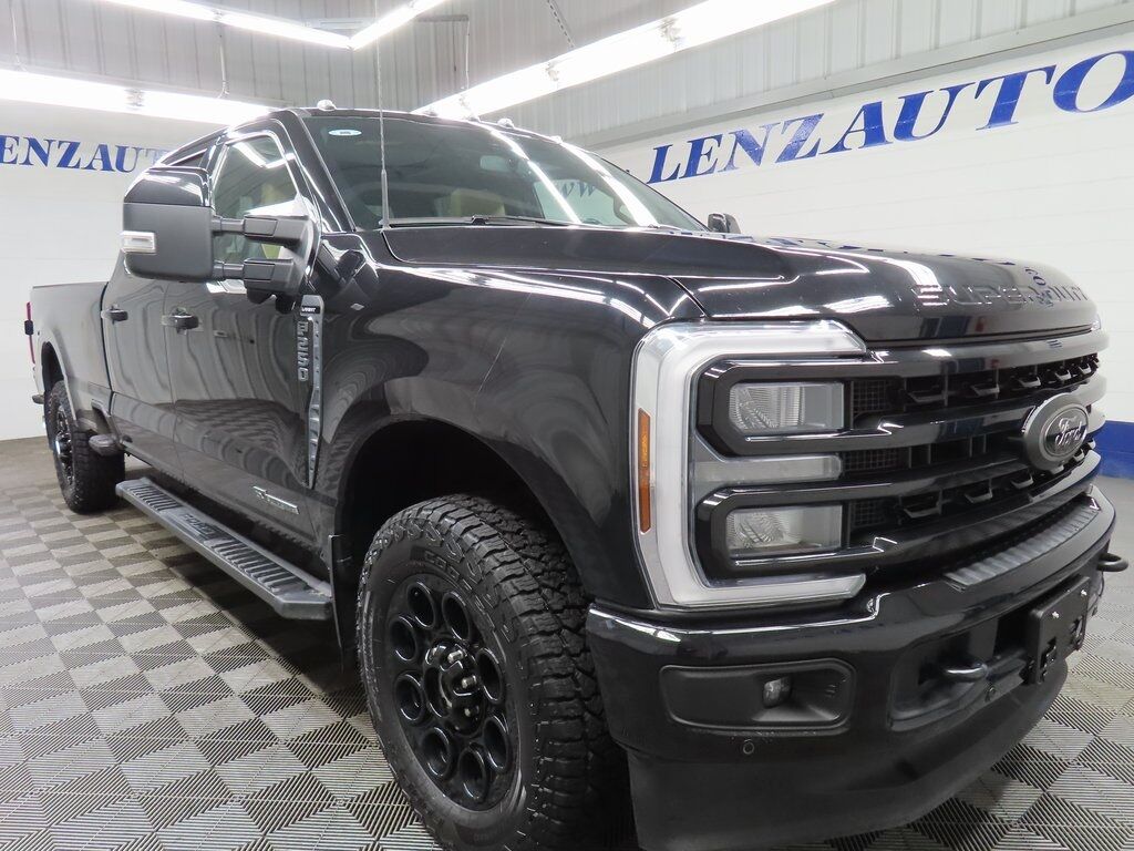 2024 Ford F-250 Super Duty 4x4 Crew Cab Lariat Fond du Lac WI