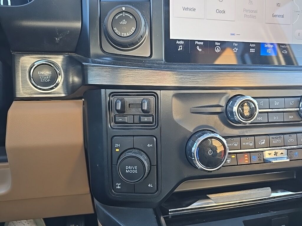 2024 Ford F-250 Super Duty 4x4 Crew Cab Lariat Fond du Lac WI