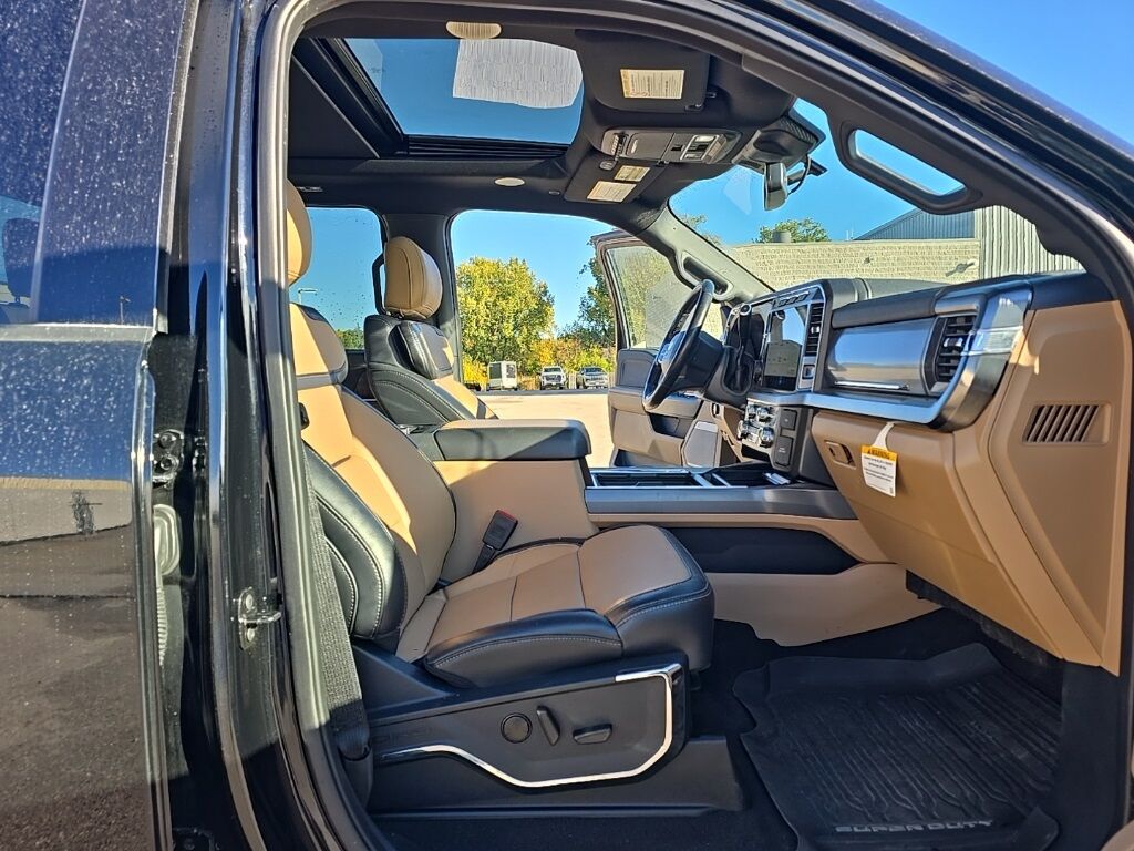 2024 Ford F-250 Super Duty 4x4 Crew Cab Lariat Fond du Lac WI