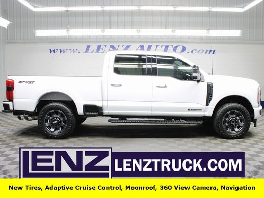 2024_Ford_F-250 Super Duty_4x4 Crew Cab Lariat_ Fond du Lac WI