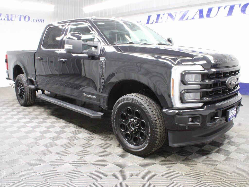 2024 Ford F-250 Super Duty 4x4 Crew Cab Lariat Fond du Lac WI