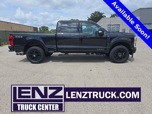 2024_Ford_F-250 Super Duty_4x4 Crew Cab Lariat_ Fond du Lac WI