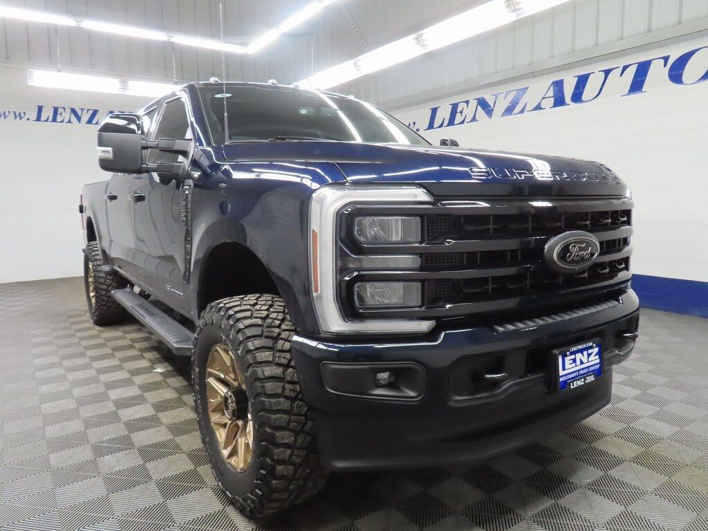 2024 Ford F-250 Super Duty 4x4 Crew Cab Lariat Fond du Lac WI