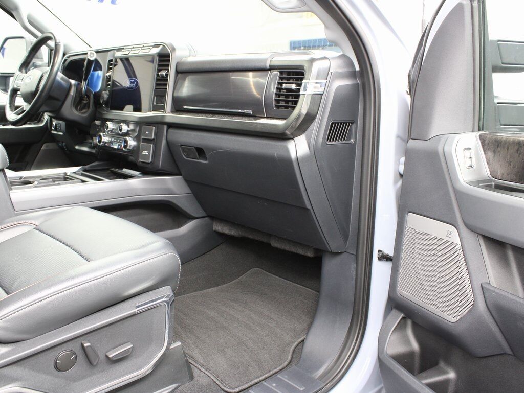 2024 Ford F-250 Super Duty 4x4 Crew Cab Lariat Fond du Lac WI