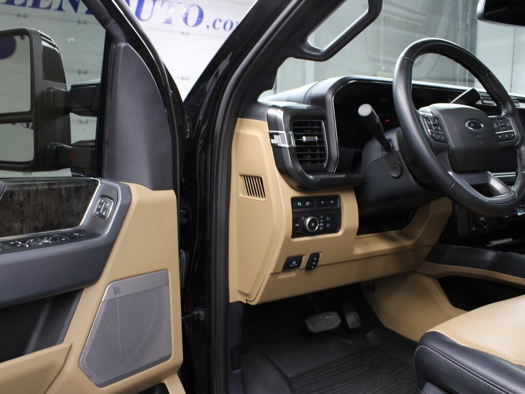 2024 Ford F-250 Super Duty 4x4 Crew Cab Lariat Fond du Lac WI